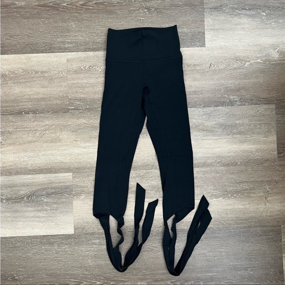 Lululemon Align Crop 21 “ Love Knot Leggings - Size 4